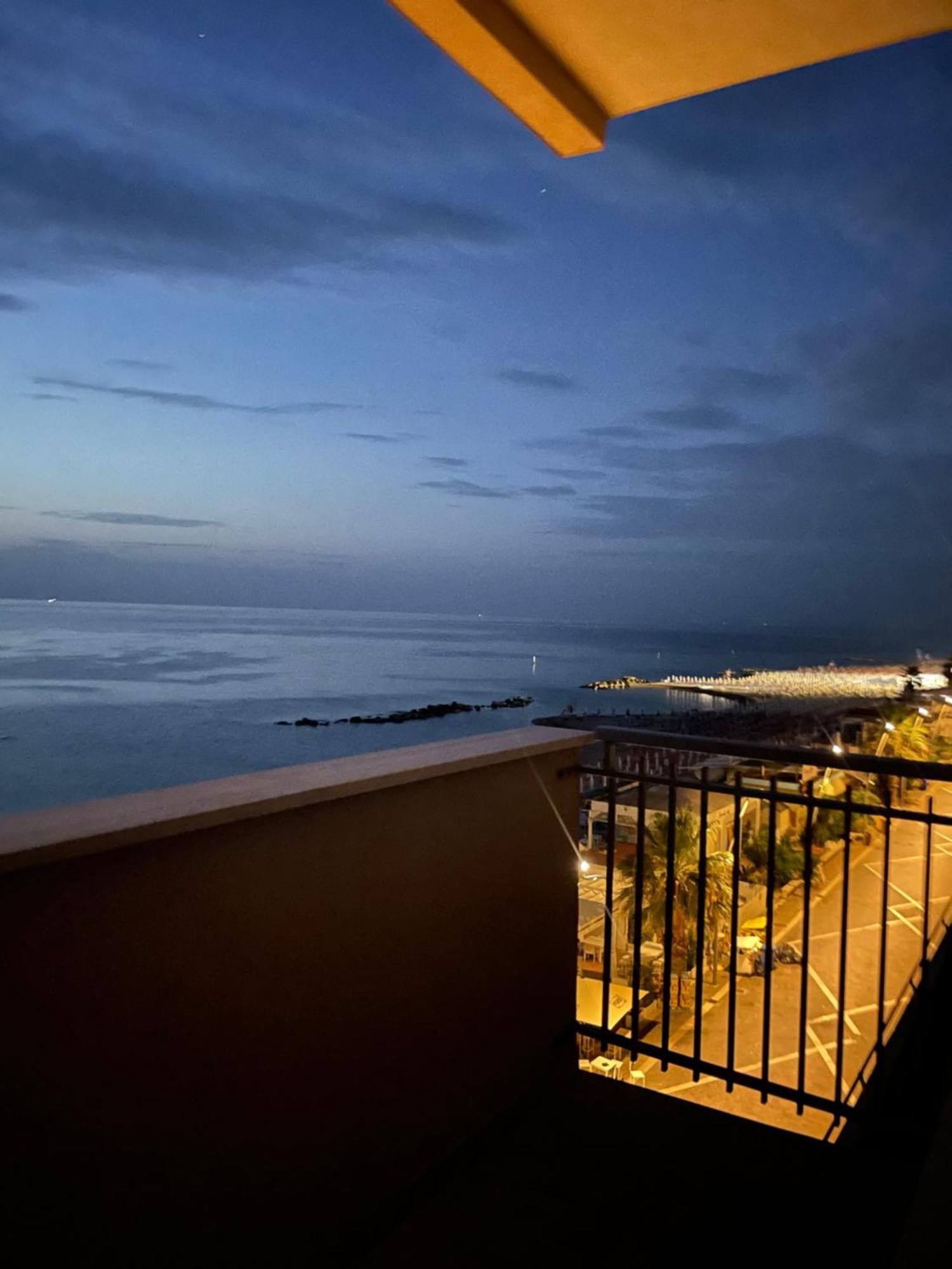 Il Balcone Sul Mare Lägenhet Porto Recanati Exteriör bild