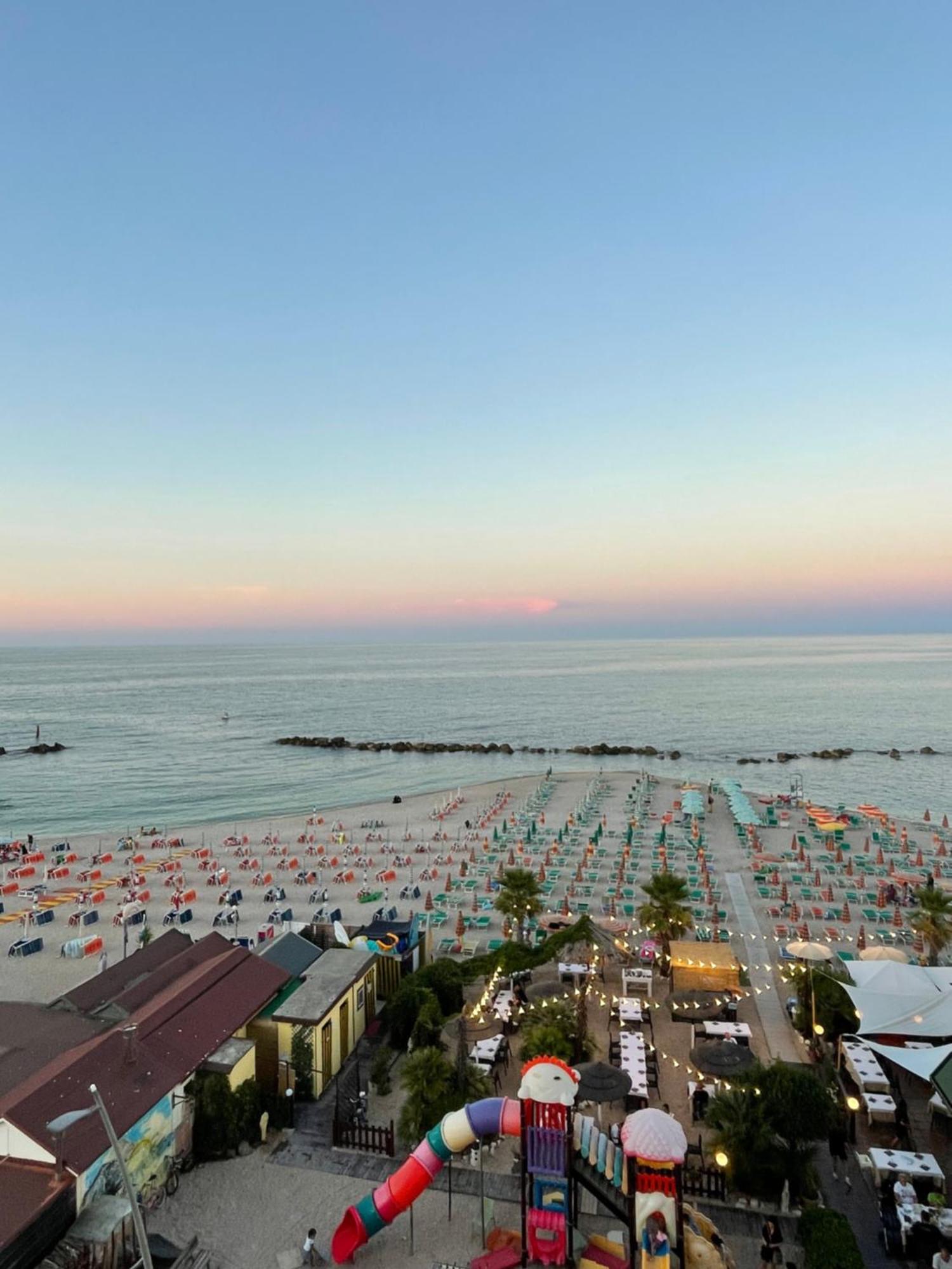 Il Balcone Sul Mare Lägenhet Porto Recanati Exteriör bild